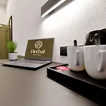 מלון Herbal