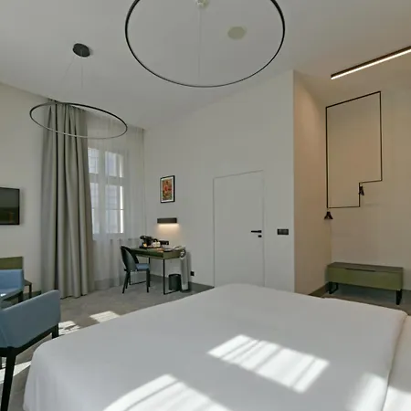 Herbal Hotel