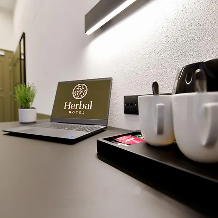 Отель Herbal